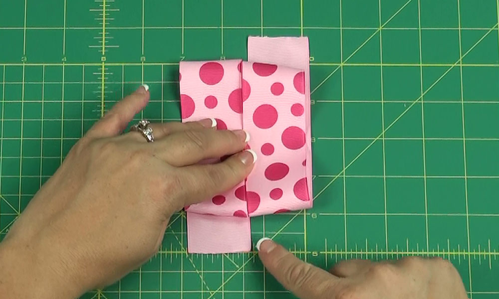 Woman making a Pinwheel Bow Ver. 2